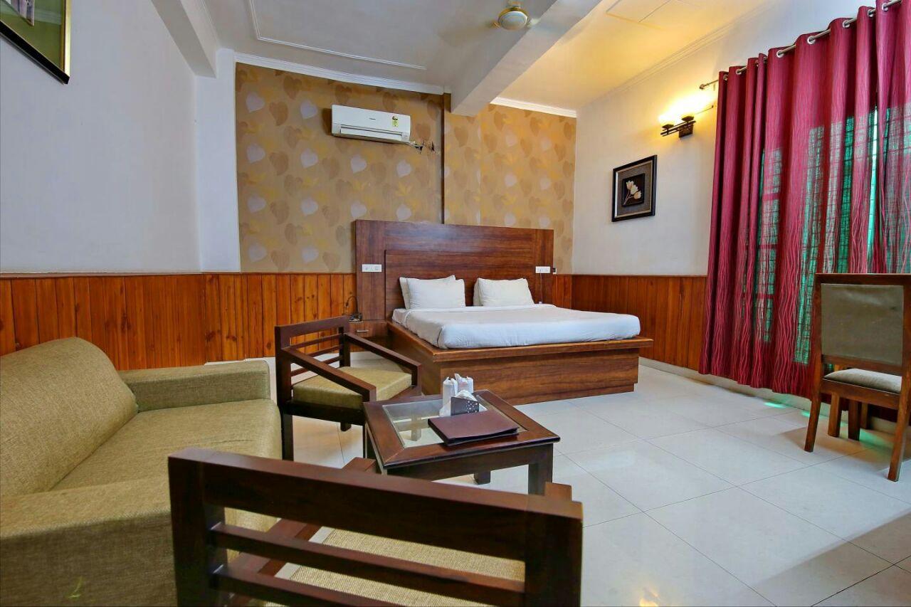 Red Apple Hotel Sangrur Экстерьер фото